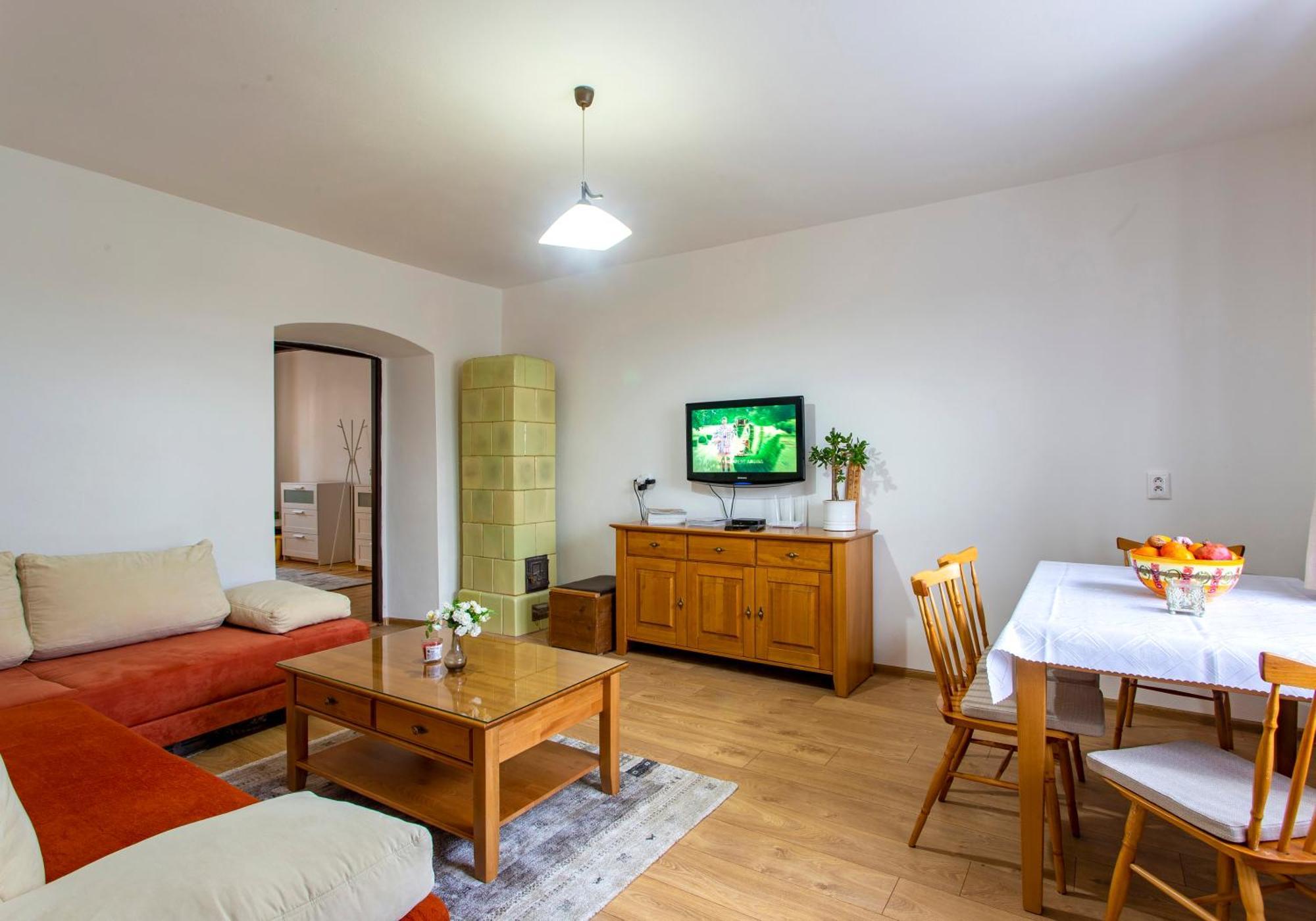Sofia Veternik C Apartment Кремница Екстериор снимка