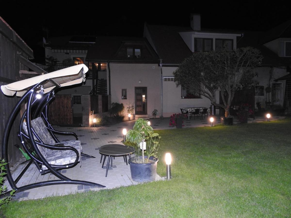 Sofia Veternik C Apartment Кремница Екстериор снимка